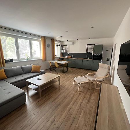Elegantny Byt V Srdci Mesta Trenčín Exteriér fotografie
